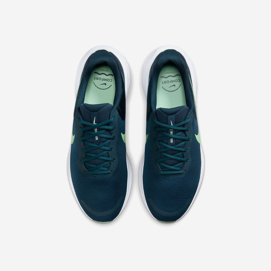 NIKE REVOLUTION 7