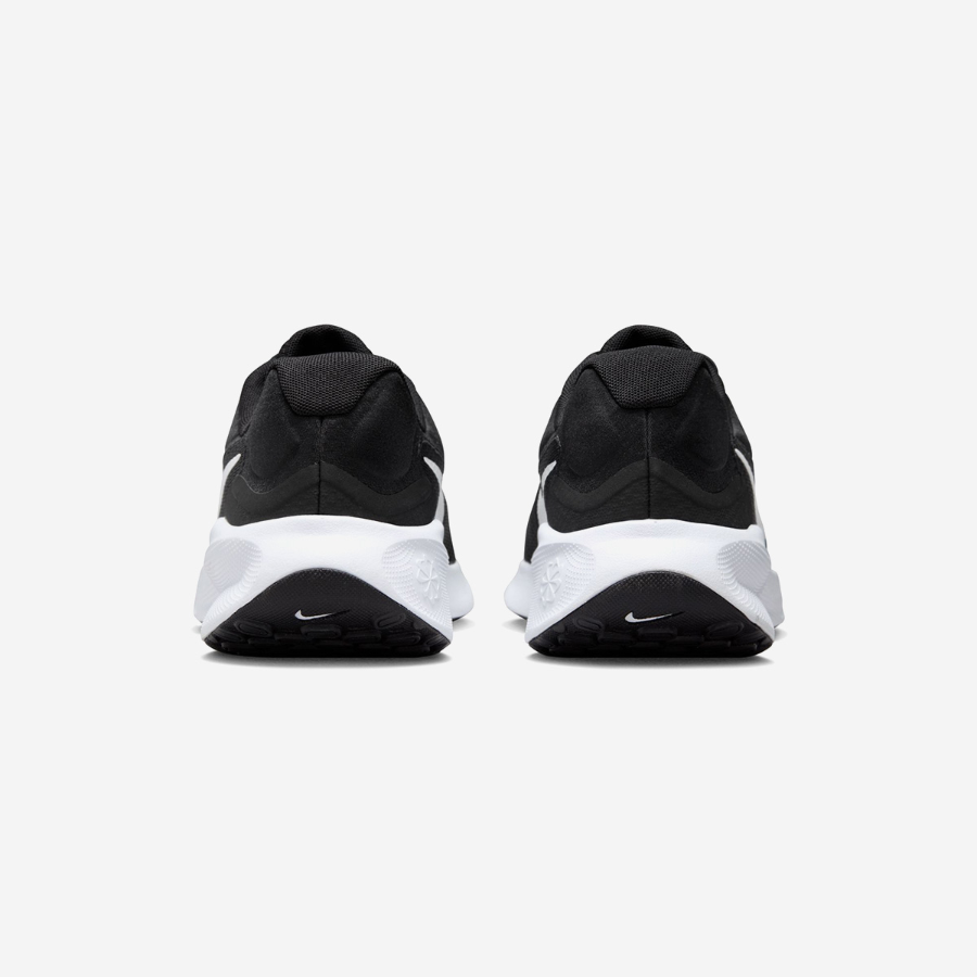 NIKE REVOLUTION 7