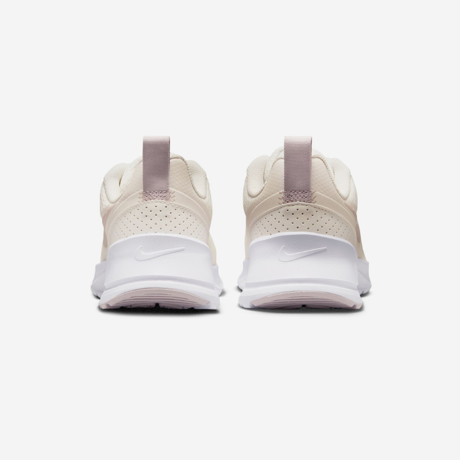 (W) NIKE AIR MAX NUAXIS