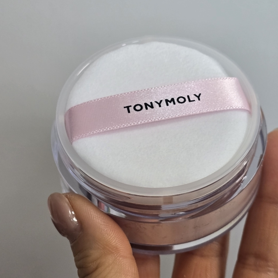 Пудра для лица с люминесцентными духами Tony Moly, 01 Ярко-бежевый, 1шт (скидка -40%)