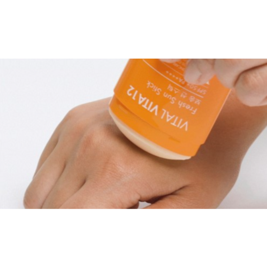 Мягкий солнцезащитный крем Tony Moly Vital Vita 12 SPF50+ PA++++, 22 г (скидка-47%)