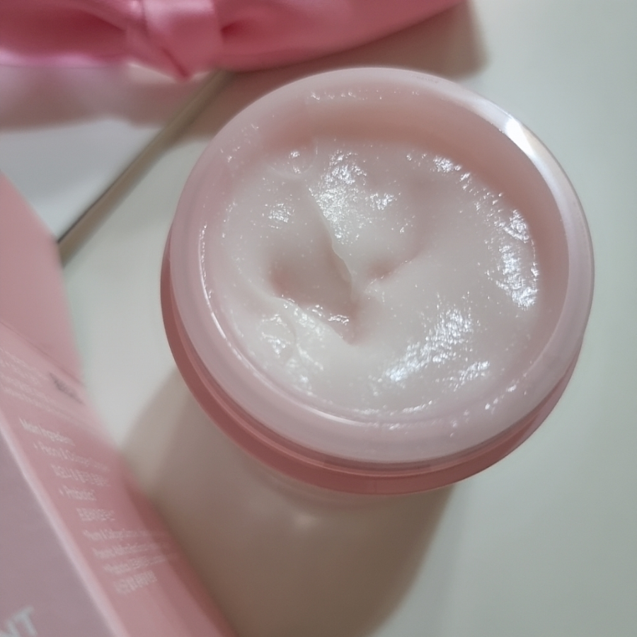Laneige Bouncy & Firm Sleeping Mask – это функциональная ночная маска для лица объемом 60 мл