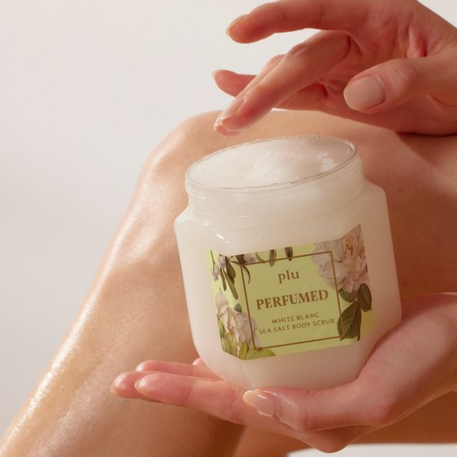 Plu Sea Salt Body Scrub White Cotton – скраб для тела с морской солью и ароматом белого хлопка, 500 г