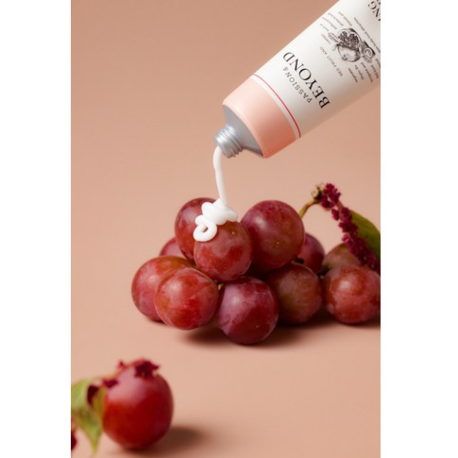 BEYOND Classic Hand Cream Lifting Moisture Pomegranate – лифтинг-крем для рук с увлажняющим эффектом и ароматом граната, 30 мл
