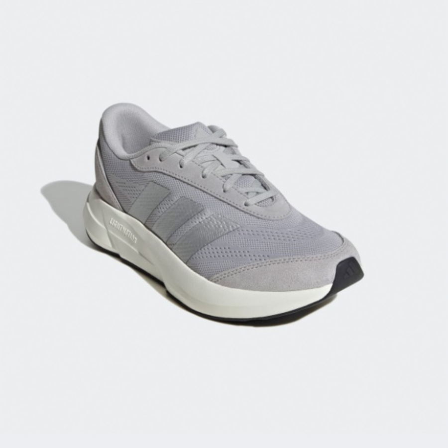 Adidas – кроссовки Lightshift
