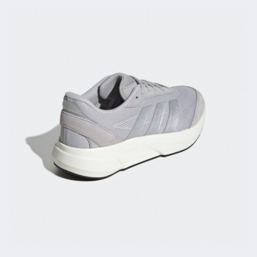 Adidas – кроссовки Lightshift