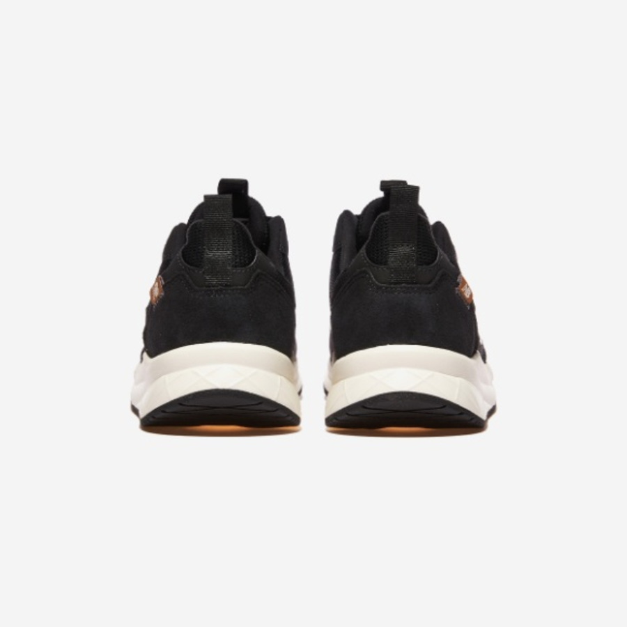 New Balance – кроссовки UA900CB2