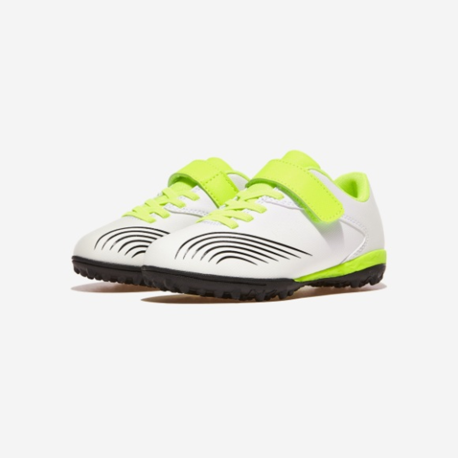 Diadora – кроссовки Striker TF 2