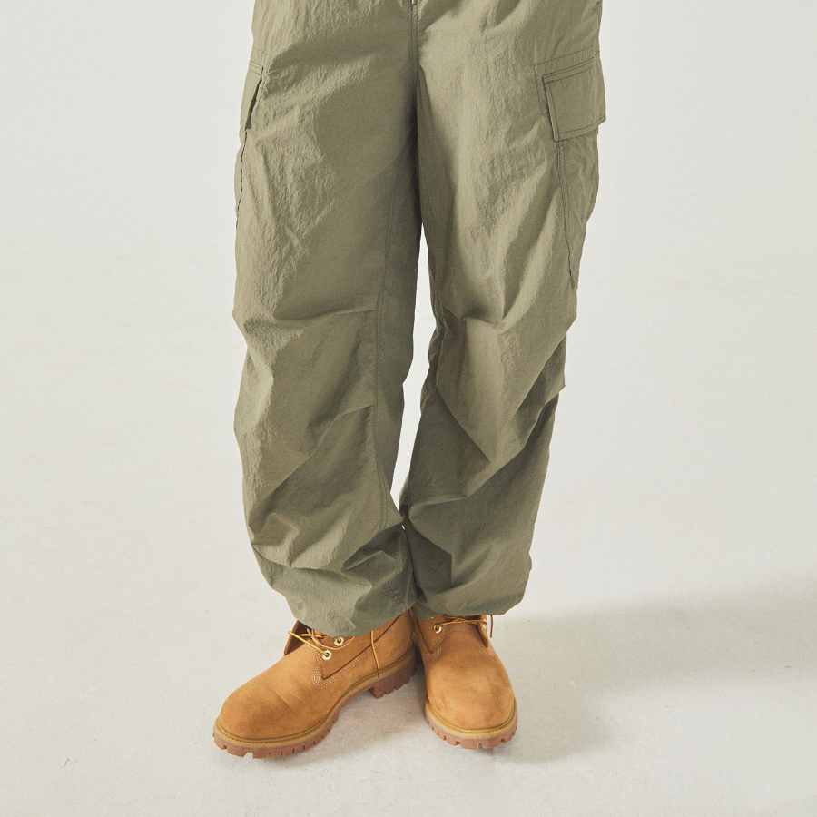 WHO.A.U Wide Nylon Cargo Pants (U)