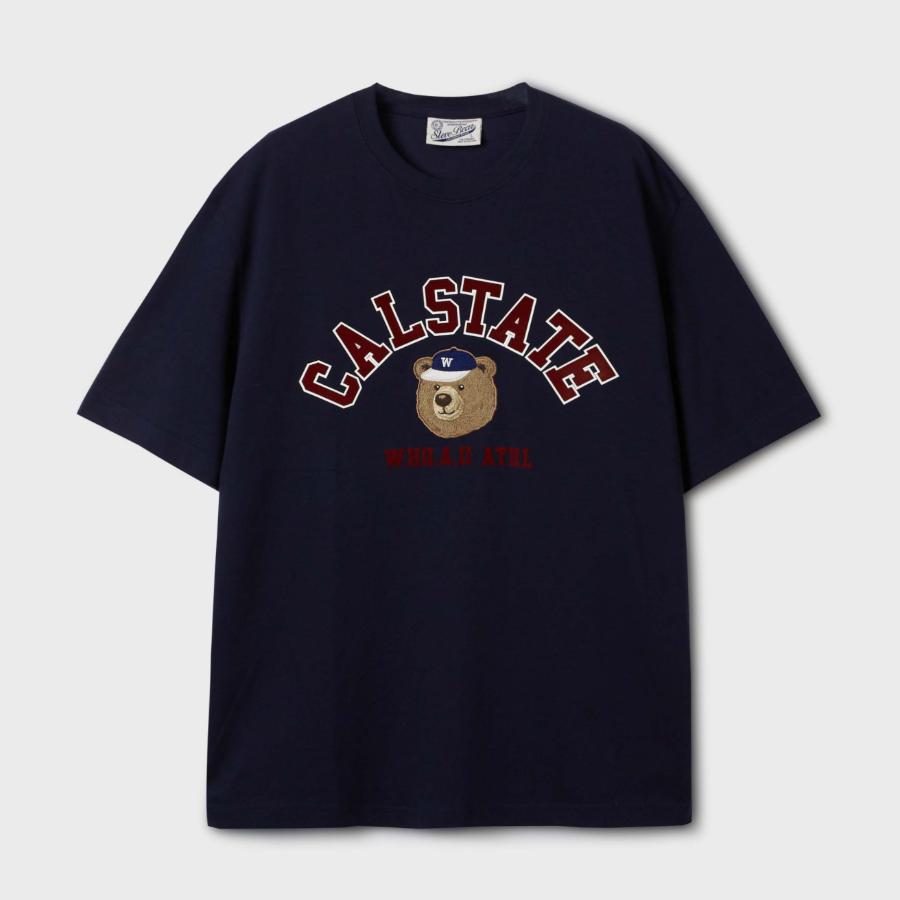 WHO.A.U – футболка Steve Campus Arch Letter T-shirt [B]