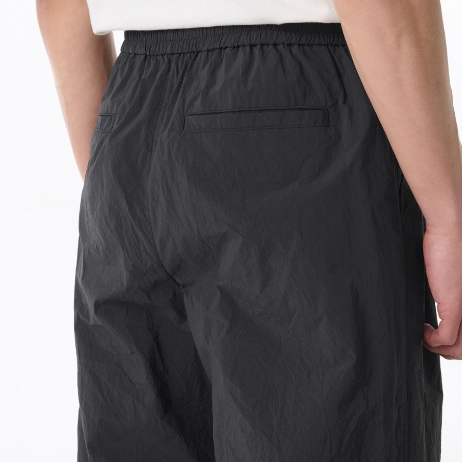 Nylon Crease One-Tuck Wide Banding Pants [Black]