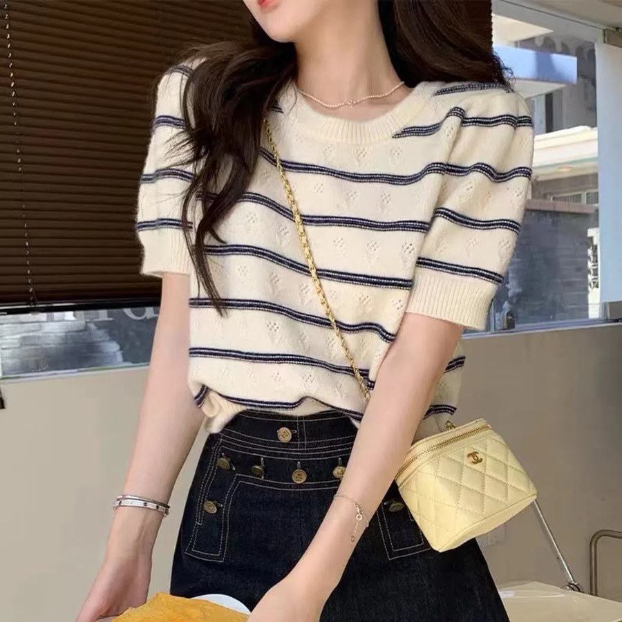 SOFT STRIPE – Loose Fit Short Sleeve Knit Tee
