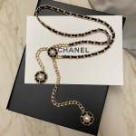 Camellia Pearl Chain Belt — пояс-цепочка с цветком камелии, жемчугом и золотым блеском