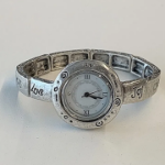 Vintage Bold Metal Band Women’s Bracelet Watch — женские наручные часы с необычным винтажным дизайном и широким металлическим браслетом