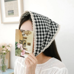 Boronia Lace Check Reversible Scarf — двухсторонний платок с кружевом и цветочно-клетчатым узором