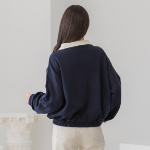 Lovely – свитшот Button Big Collar Contrast Sweatshirt