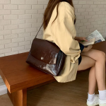 Big Square Leather Crossbody Bag — большая кожаная сумка в деловом стиле