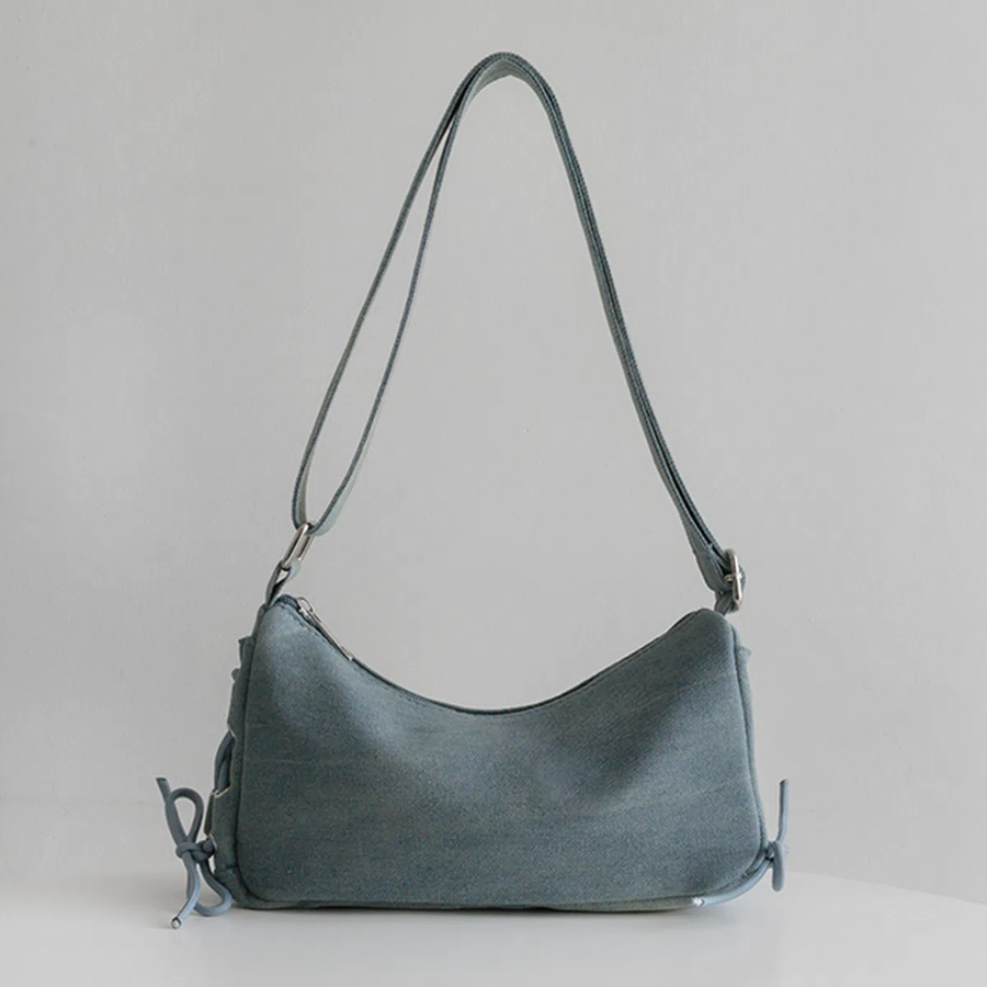 Custom Denim Eyelet Ribbon Shoulder & Crossbody Bag — джинсовая сумка с акцентной лентой и люверсами