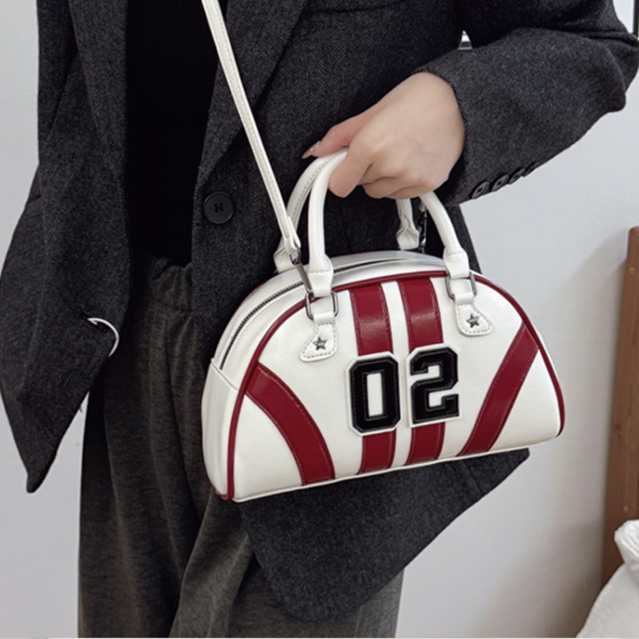 Racer 02 Tote — спортивный ритм в компактном формате