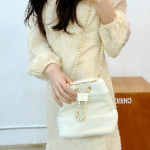 Faux Rabbit Fur Bucket Bag — мягкий акцент для зимнего образа