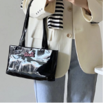 Kium Enamel Shiny Tote — глянцевый акцент на каждый день