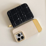 Tweed Check Zipper Wallet — уютный акцент в повседневном стиле