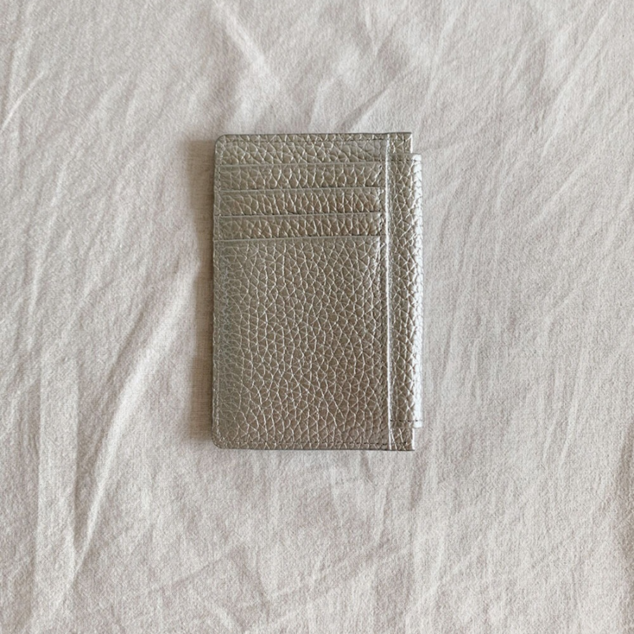 Silver Cowhide Card Wallet — элегантный акцент и надёжное исполнение Made in Korea