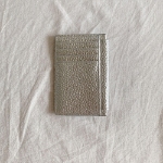 Silver Cowhide Card Wallet — элегантный акцент и надёжное исполнение Made in Korea