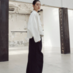 KUHO Cotton Tuck Tapered Pants - Navy
