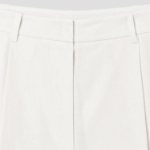 KUHO One-Tuck Short Pants - White