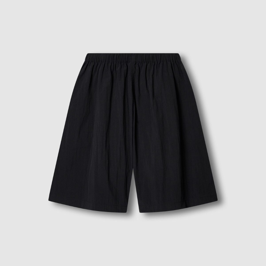 JAJU Shirring Bermuda Pants (Black) — женственные бермуды с акцентом на комфорт и стиль