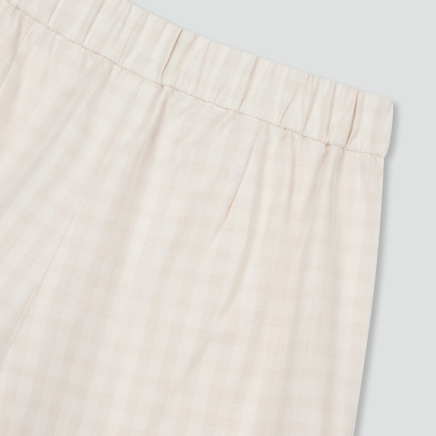 JAJU Cotton Check Tuck Half Pants (Ivory) — стильные шорты с нежным клетчатым узором и удобным кроем