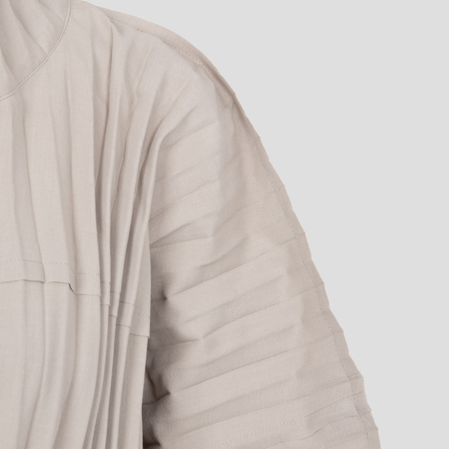 ISSEY MIYAKE Wavering Pleats Coat - Ash Beige