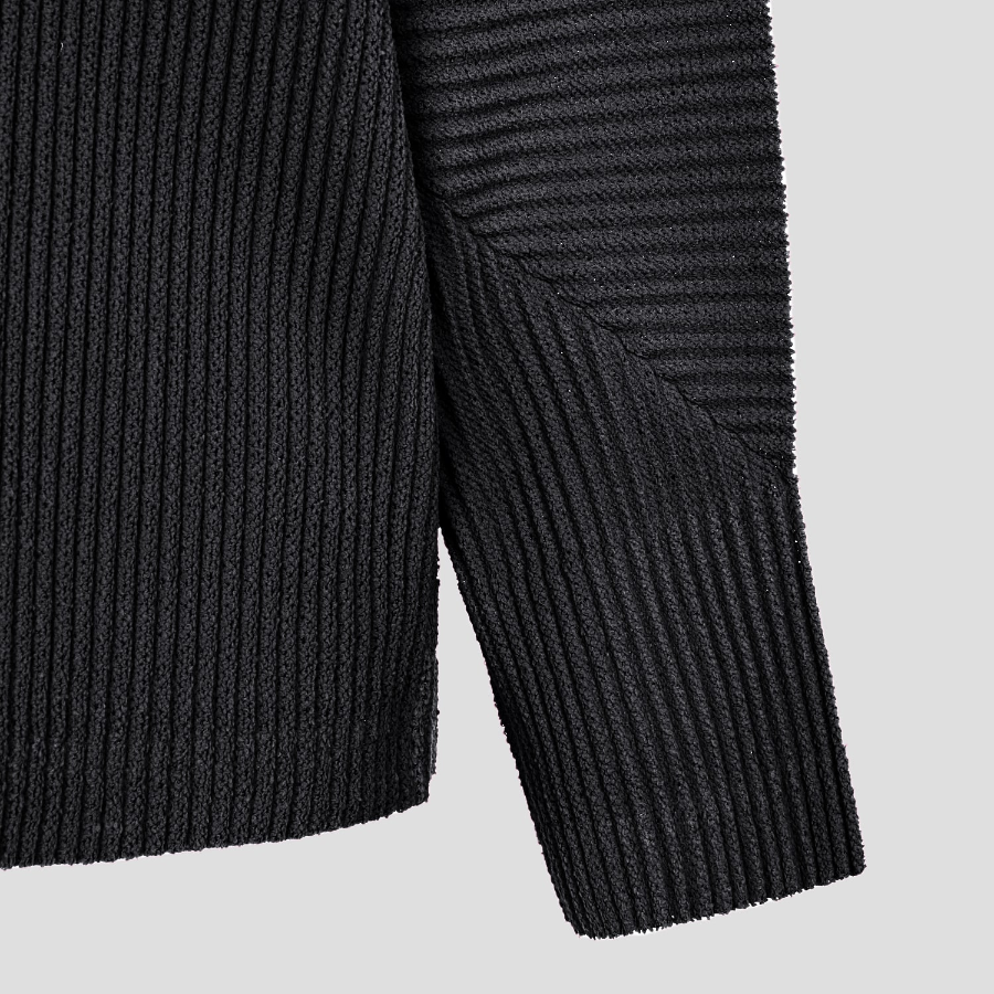 me ISSEY MIYAKE Fuwa Fuwa Mesh Pleats Cardigan - Black