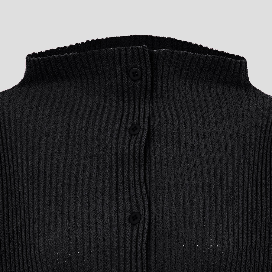 me ISSEY MIYAKE Fuwa Fuwa Mesh Pleats Cardigan - Black