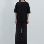 JUUN.J LANGUAGE IRIS Semi-Oversized Short Sleeve – Black