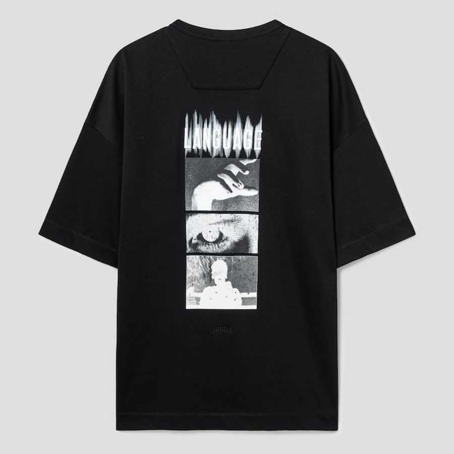 JUUN.J LANGUAGE IRIS Semi-Oversized Short Sleeve – Black