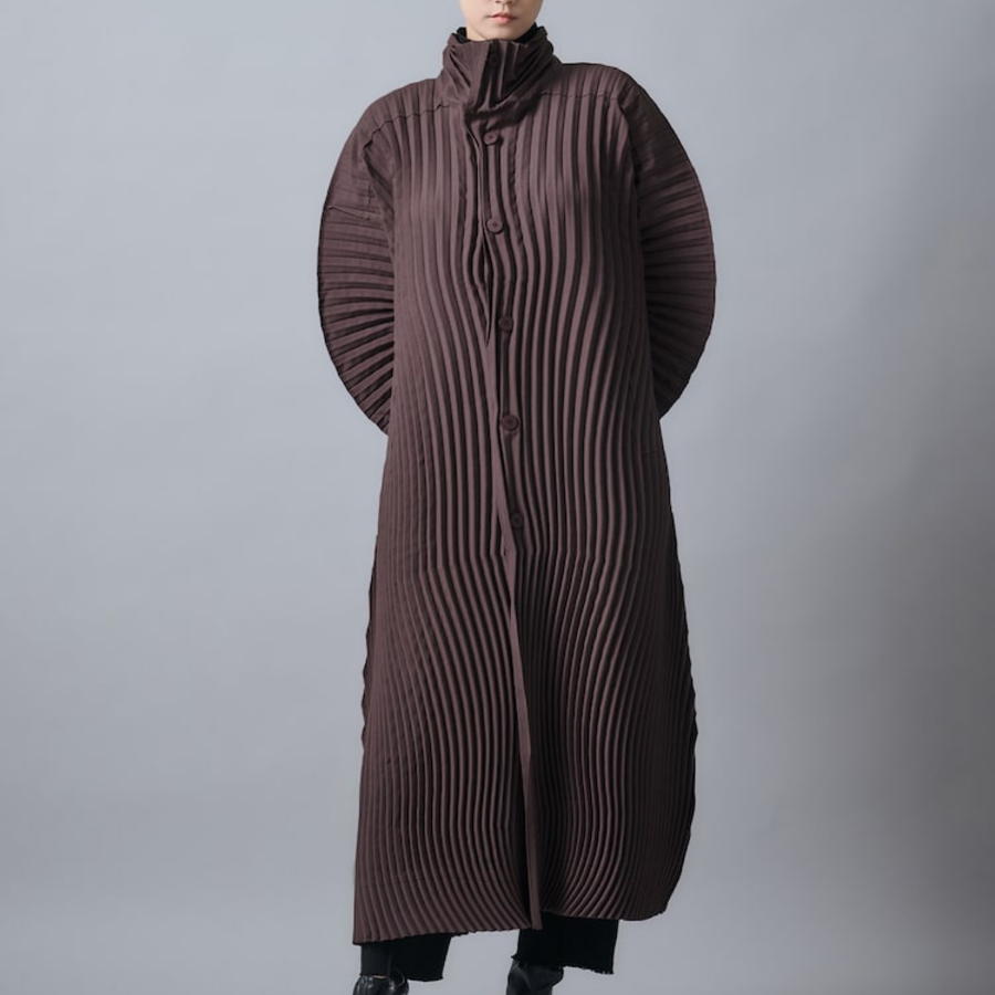 ISSEY MIYAKE Wavering Pleats Coat - Nasu Brown