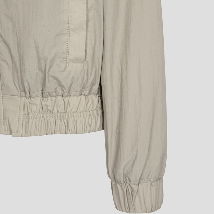 AMI (Unisex) Ami Zipped Windbreaker – Beige