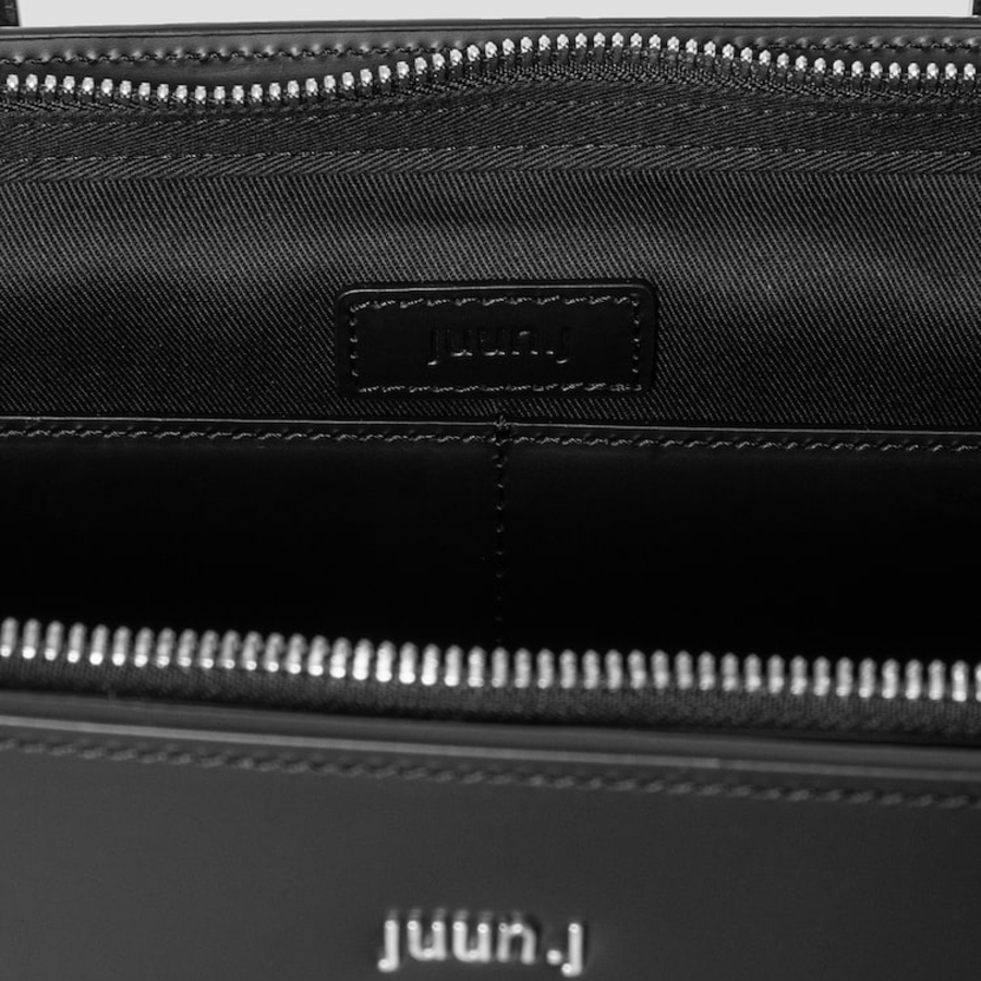 JUUN.J [Seongsu Edition] Monster Trapeze Bag – Black