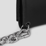 JUUN.J Chain Detail Trifold Wallet – Black