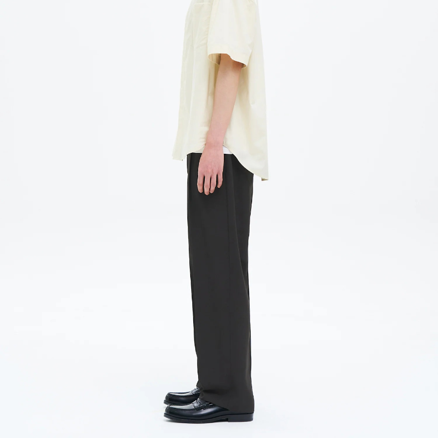8 seconds Lightweight Basic Semi Wide-Fit Slacks — Black