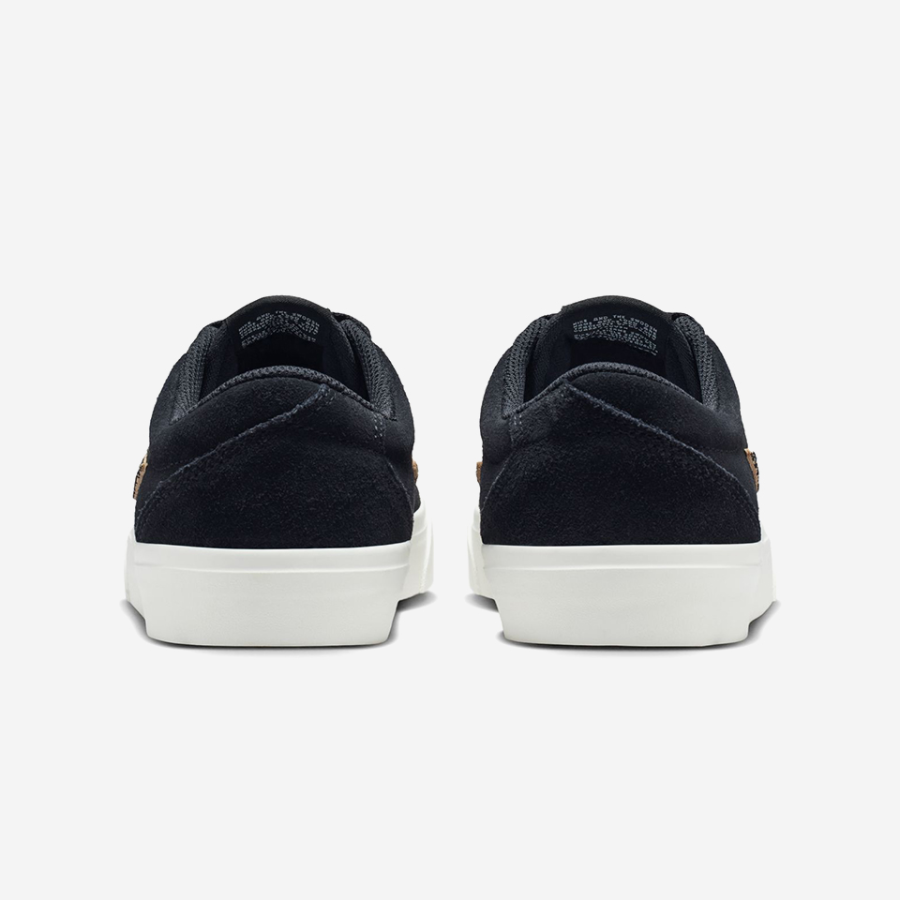Nike W NIKE CHARGE SUEDE SE - 나이키