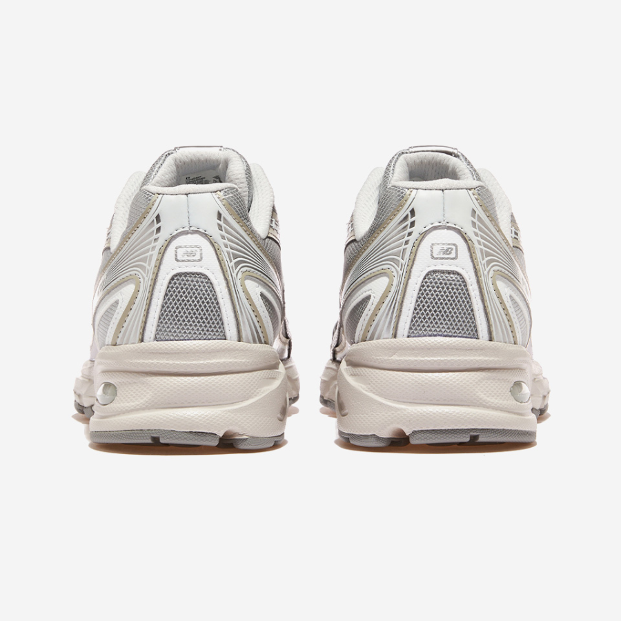New Balance U7405I7