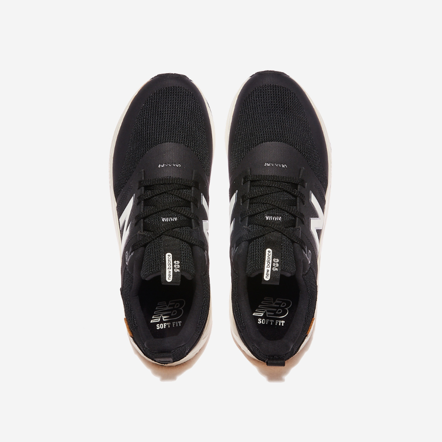 New Balance UA900CB2