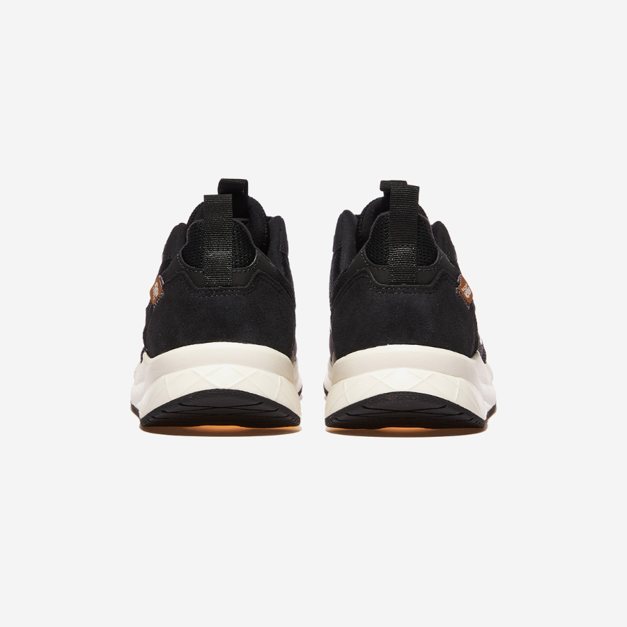 New Balance UA900CB2