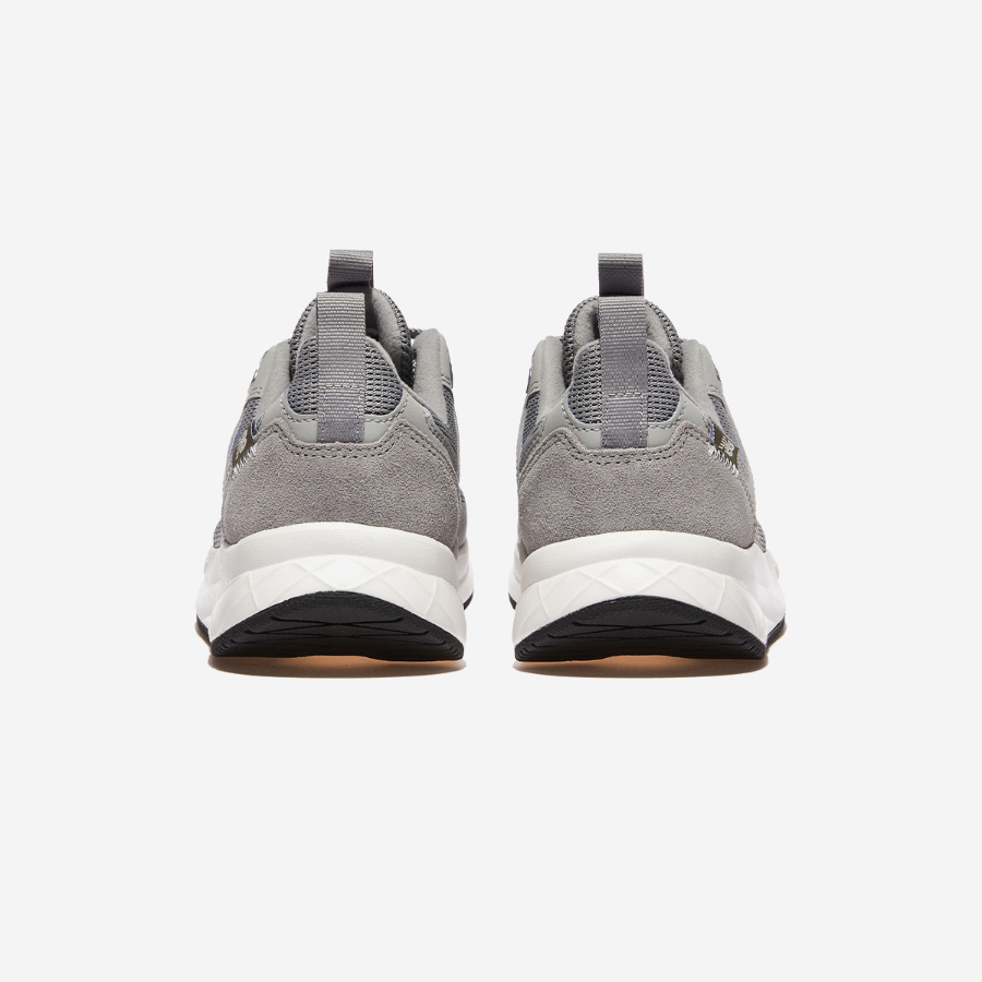 New Balance UA900CG2