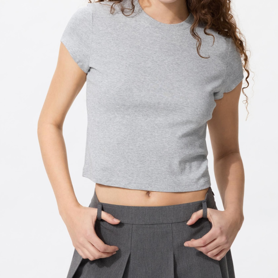 UNIQLO Mini T — укороченная женская футболка