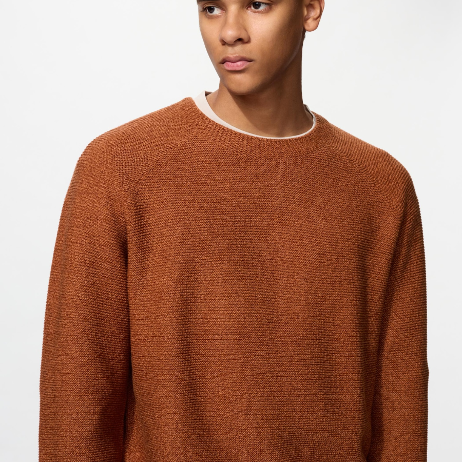 Uniqlo Свитер 3D с круглым вырезом