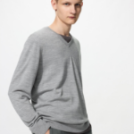 Uniqlo Свитер из шерсти мериноса с V-образным вырезом